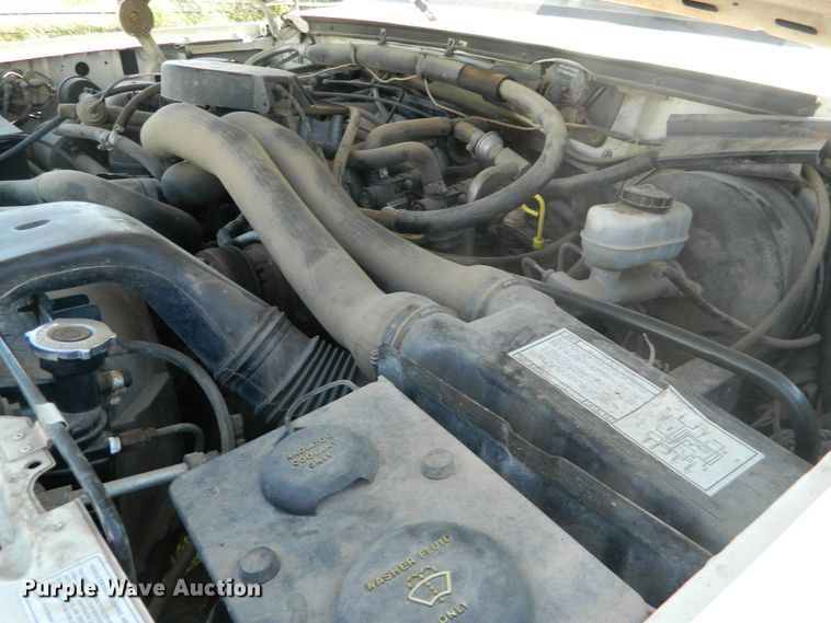 image for item DE4349 1988 Ford F250 pickup truck