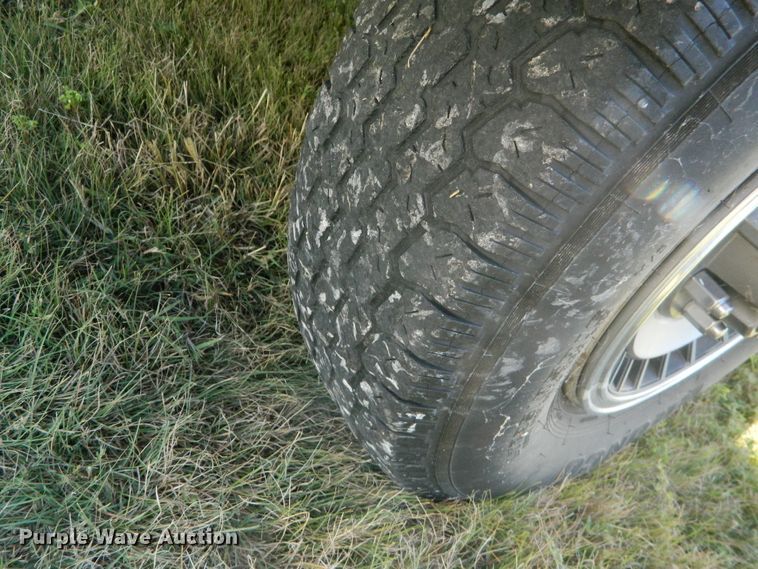 image for item DE4349 1988 Ford F250 pickup truck