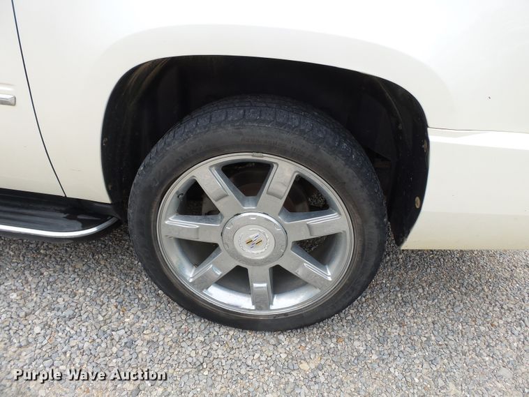 image for item DE7959 2010 Cadillac Escalade ESV SUV