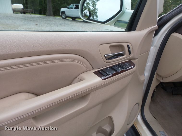 image for item DE7959 2010 Cadillac Escalade ESV SUV