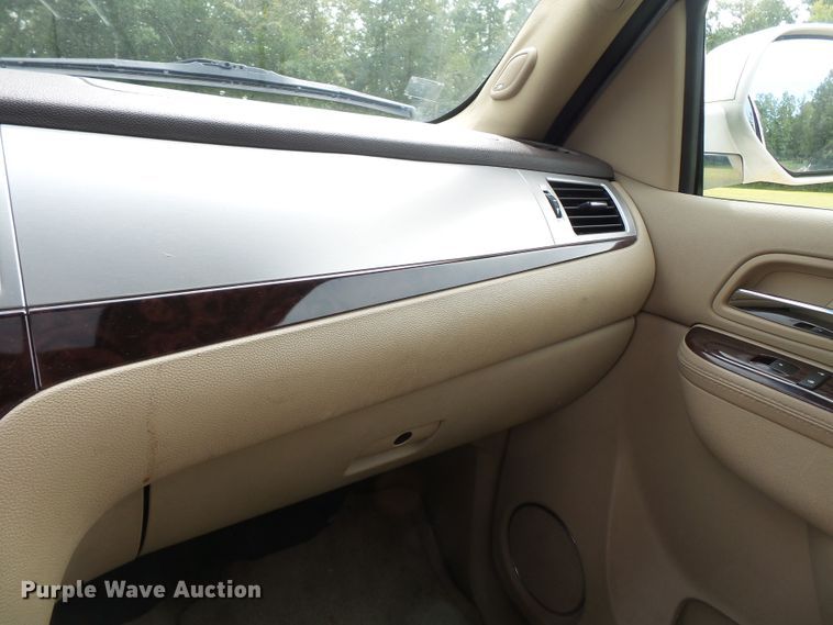 image for item DE7959 2010 Cadillac Escalade ESV SUV