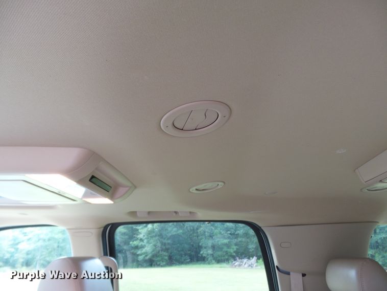 image for item DE7959 2010 Cadillac Escalade ESV SUV