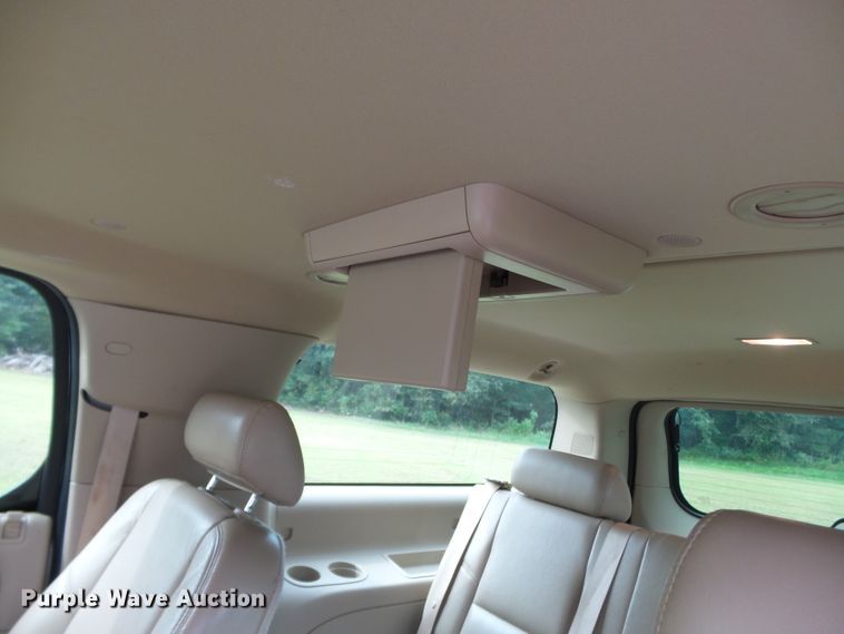 image for item DE7959 2010 Cadillac Escalade ESV SUV