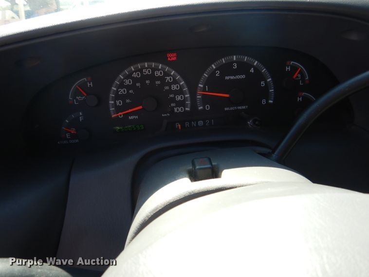 image for item DF2227 2002 Ford F150 SuperCrew pickup truck