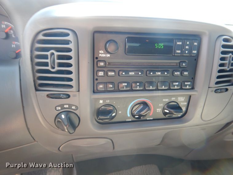 image for item DF2227 2002 Ford F150 SuperCrew pickup truck