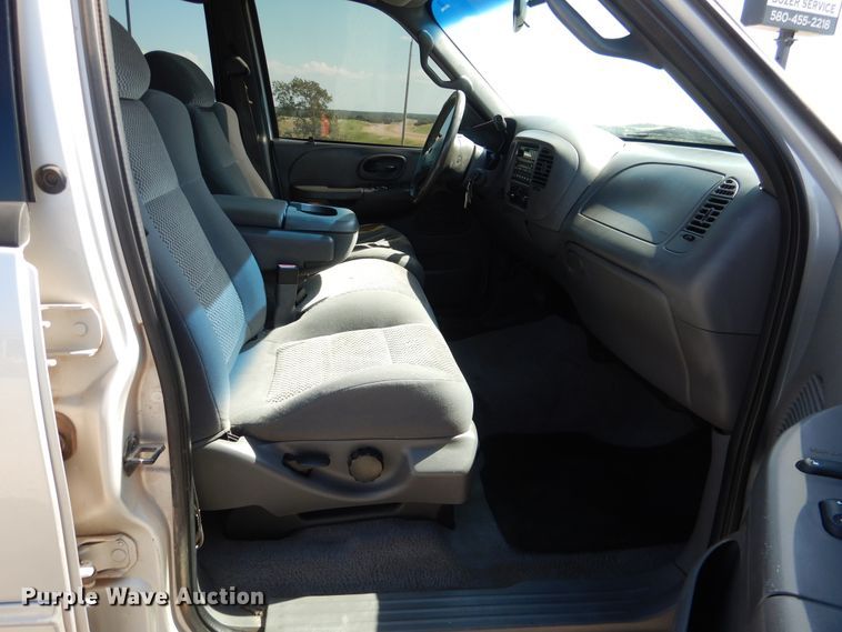 image for item DF2227 2002 Ford F150 SuperCrew pickup truck