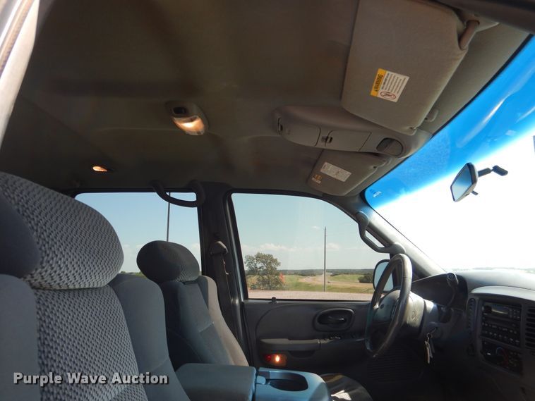 image for item DF2227 2002 Ford F150 SuperCrew pickup truck