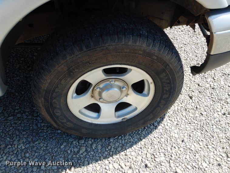 image for item DF2227 2002 Ford F150 SuperCrew pickup truck