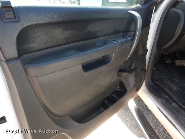 image for item DF2229 2012 Chevrolet Silverado 2500HD LT pickup truck