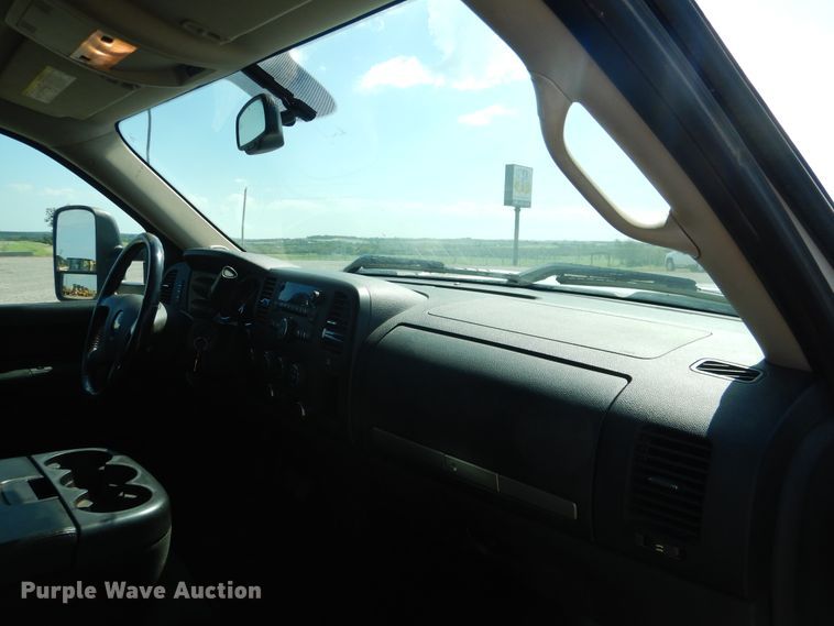 image for item DF2229 2012 Chevrolet Silverado 2500HD LT pickup truck