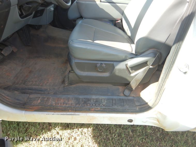 image for item DF2238 2014 Ford F250 Super Duty pickup truck