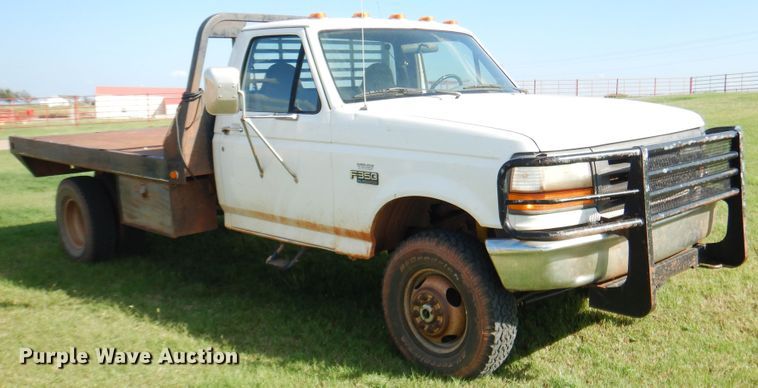 image for item DF2239 1996 Ford F350 XL bale bed pickup truck