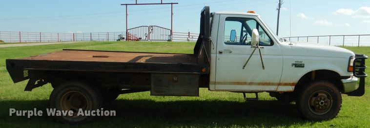 image for item DF2239 1996 Ford F350 XL bale bed pickup truck