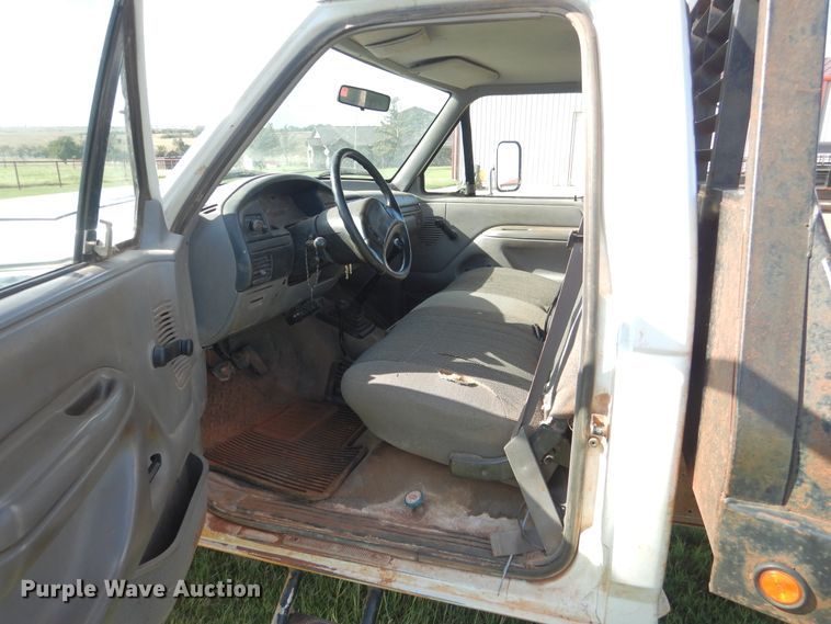 image for item DF2239 1996 Ford F350 XL bale bed pickup truck