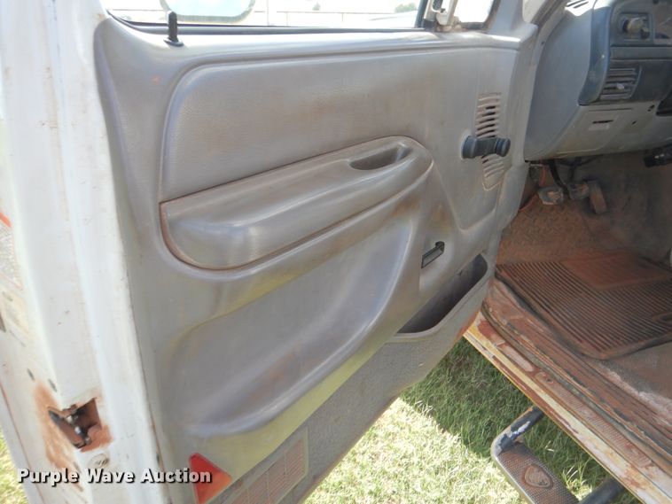 image for item DF2239 1996 Ford F350 XL bale bed pickup truck