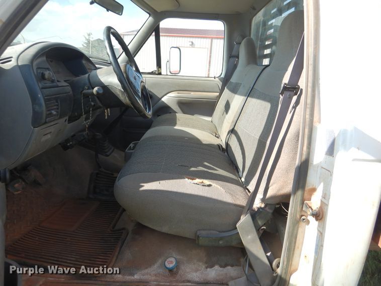 image for item DF2239 1996 Ford F350 XL bale bed pickup truck