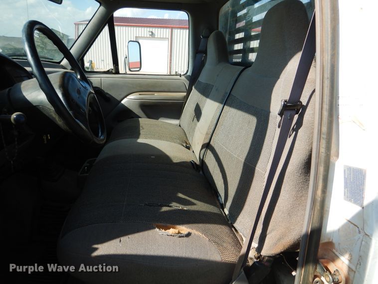 image for item DF2239 1996 Ford F350 XL bale bed pickup truck