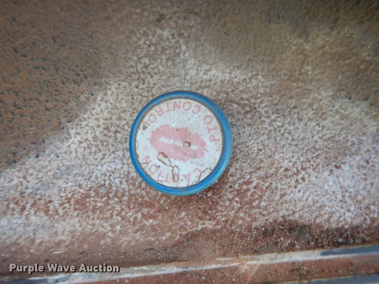 image for item DF2239 1996 Ford F350 XL bale bed pickup truck