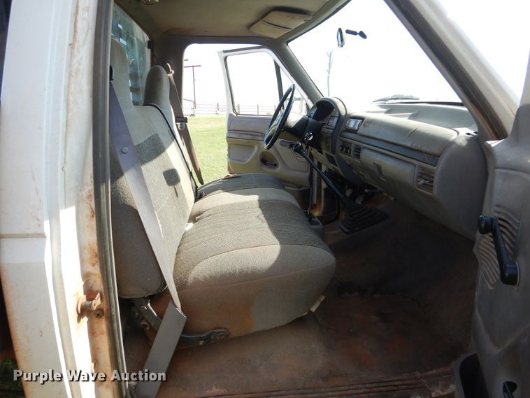 image for item DF2239 1996 Ford F350 XL bale bed pickup truck