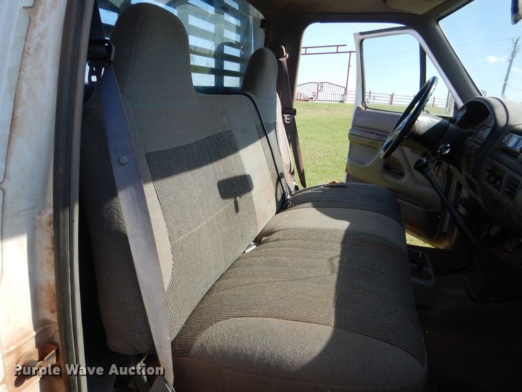 image for item DF2239 1996 Ford F350 XL bale bed pickup truck