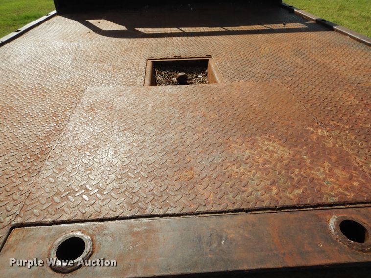 image for item DF2239 1996 Ford F350 XL bale bed pickup truck