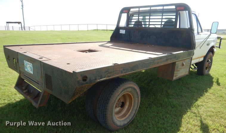 image for item DF2239 1996 Ford F350 XL bale bed pickup truck