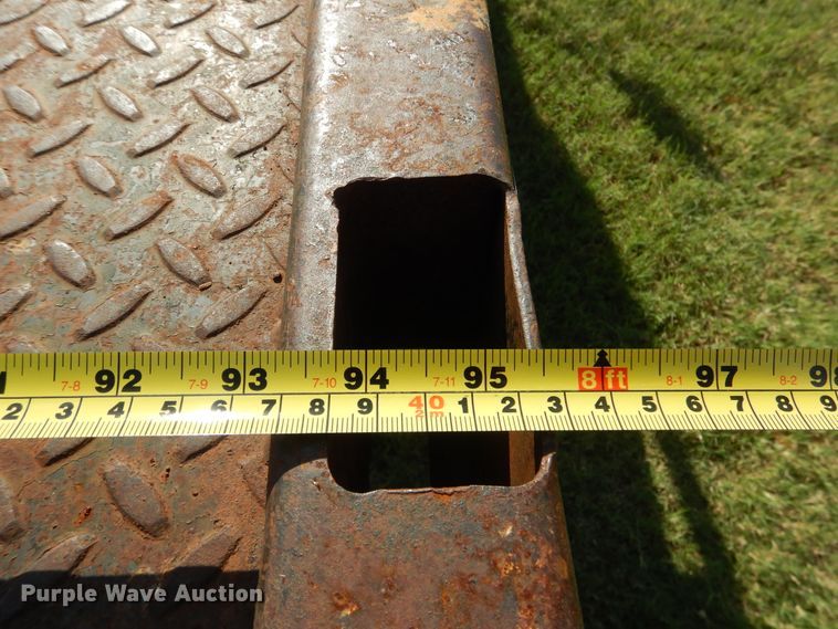 image for item DF2239 1996 Ford F350 XL bale bed pickup truck