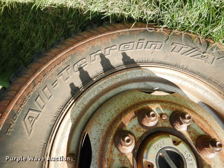 image for item DF2239 1996 Ford F350 XL bale bed pickup truck