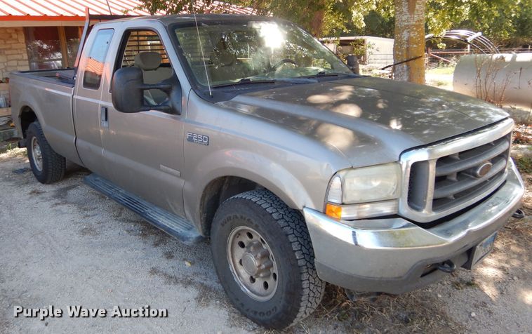 image for item DF2586 2004 Ford F250 Super Duty XLT SuperCab pickup truck