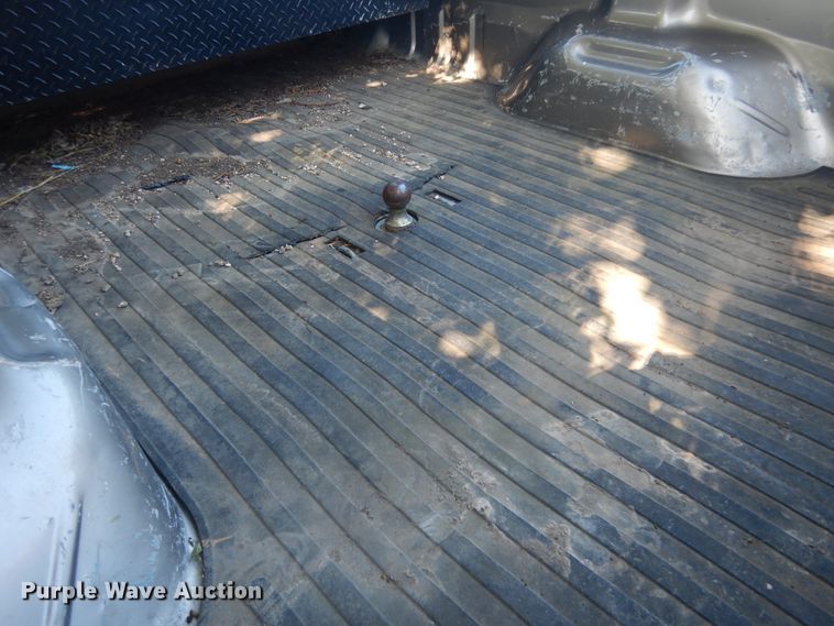 image for item DF2586 2004 Ford F250 Super Duty XLT SuperCab pickup truck