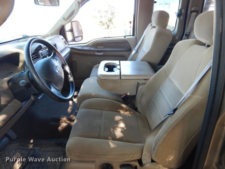 image for item DF2586 2004 Ford F250 Super Duty XLT SuperCab pickup truck