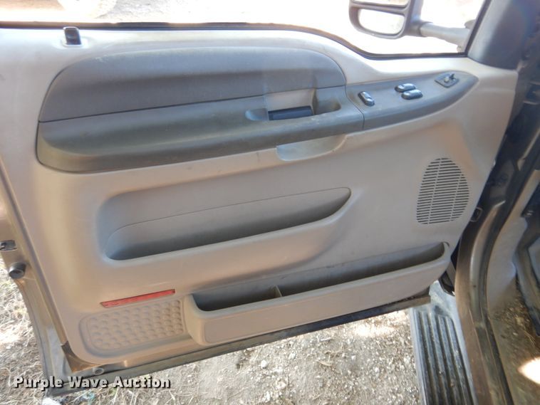 image for item DF2586 2004 Ford F250 Super Duty XLT SuperCab pickup truck