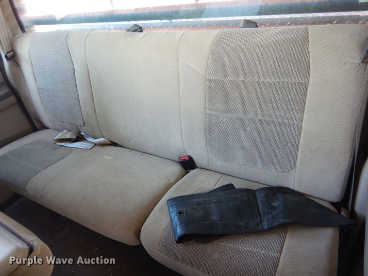 image for item DF2586 2004 Ford F250 Super Duty XLT SuperCab pickup truck