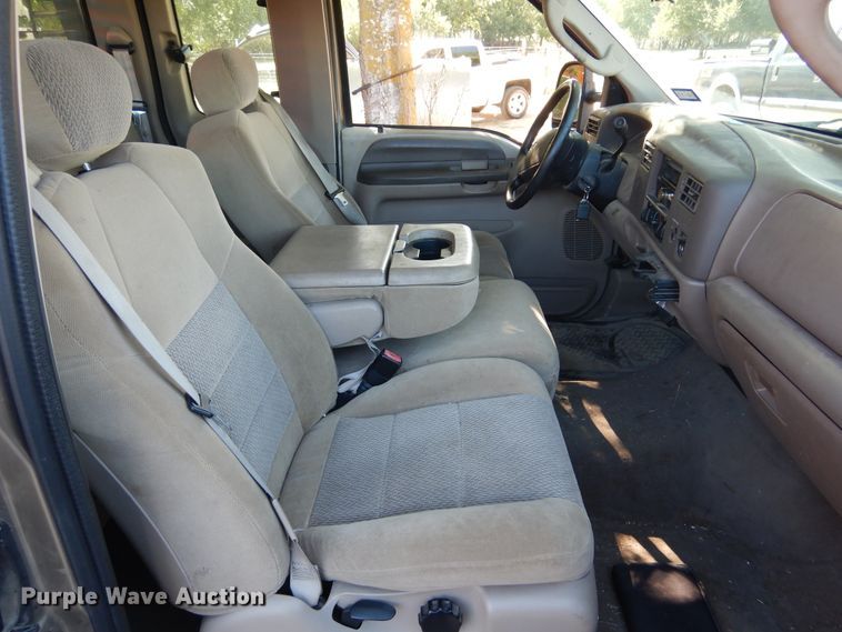 image for item DF2586 2004 Ford F250 Super Duty XLT SuperCab pickup truck