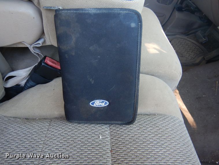 image for item DF2586 2004 Ford F250 Super Duty XLT SuperCab pickup truck