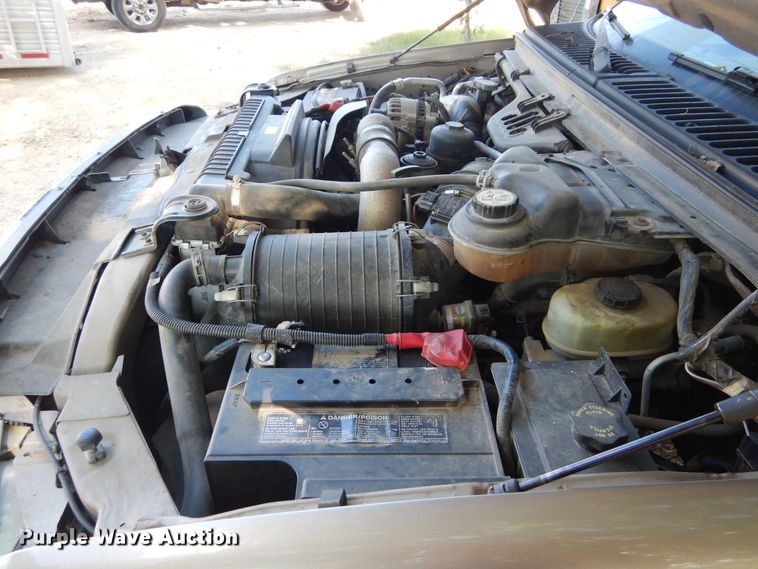 image for item DF2586 2004 Ford F250 Super Duty XLT SuperCab pickup truck