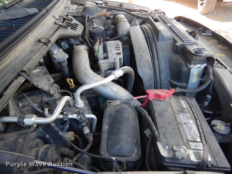 image for item DF2586 2004 Ford F250 Super Duty XLT SuperCab pickup truck