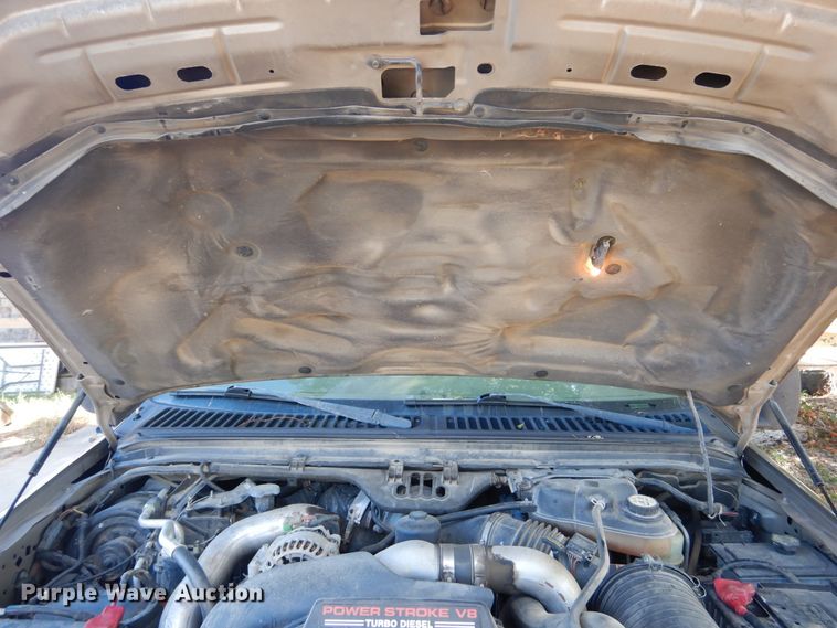 image for item DF2586 2004 Ford F250 Super Duty XLT SuperCab pickup truck