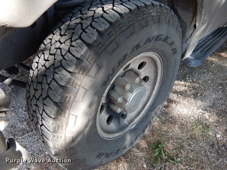 image for item DF2586 2004 Ford F250 Super Duty XLT SuperCab pickup truck