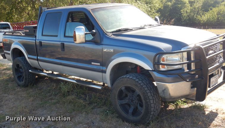 image for item DF2587 2007 Ford F250 Super Duty Lariat Crew Cab pickup truck