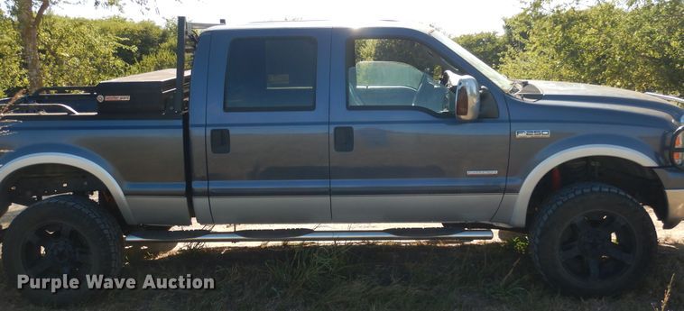 image for item DF2587 2007 Ford F250 Super Duty Lariat Crew Cab pickup truck