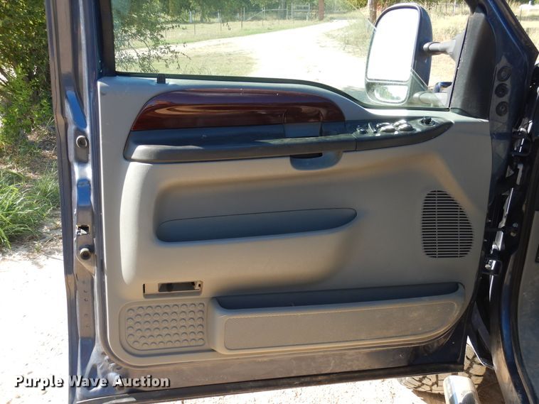 image for item DF2587 2007 Ford F250 Super Duty Lariat Crew Cab pickup truck