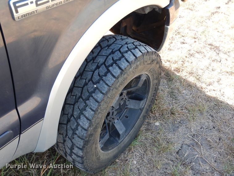 image for item DF2587 2007 Ford F250 Super Duty Lariat Crew Cab pickup truck