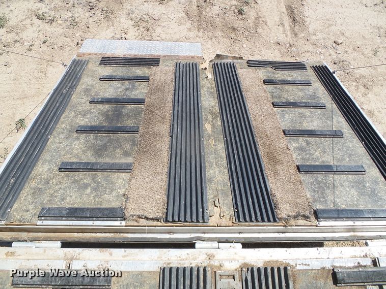 image for item DG0189 2001 Continental Cargo SKA8.524TA1 enclosed cargo/snowmobile trailer