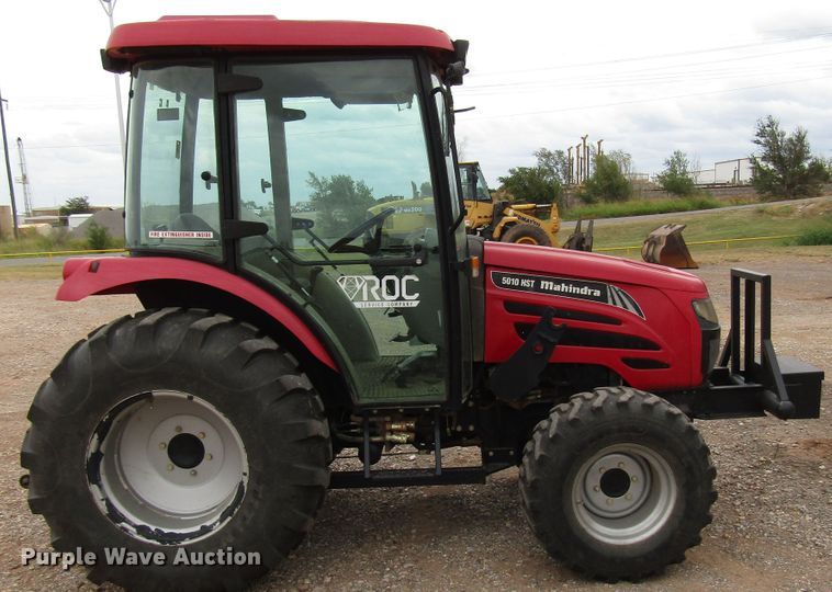 image for item DG0220 Mahindra 5010SH MFWD tractor
