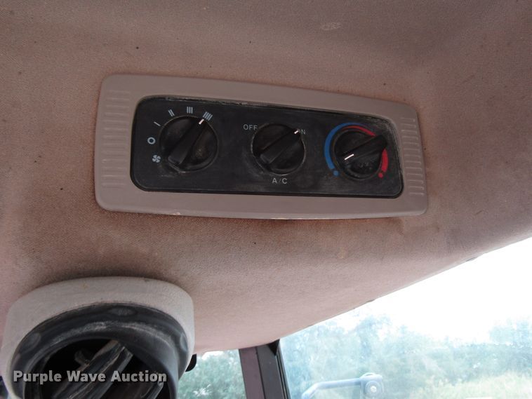 image for item DG0220 Mahindra 5010SH MFWD tractor