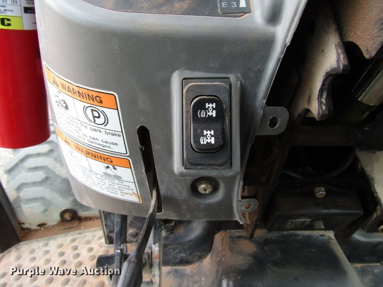 image for item DG0220 Mahindra 5010SH MFWD tractor