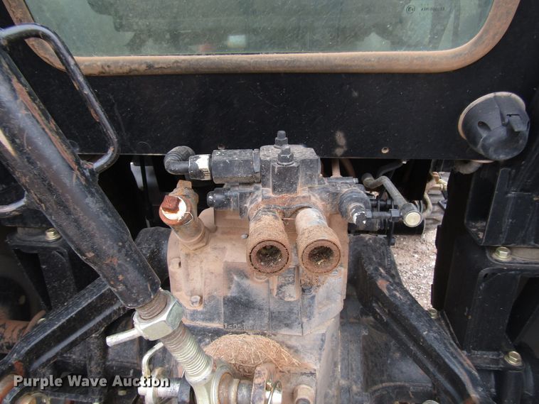 image for item DG0220 Mahindra 5010SH MFWD tractor