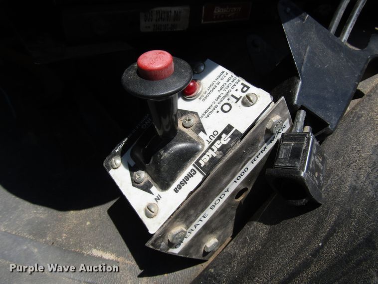 image for item DG1274 2007 Freightliner Business Class M2 truck cab and chassis
