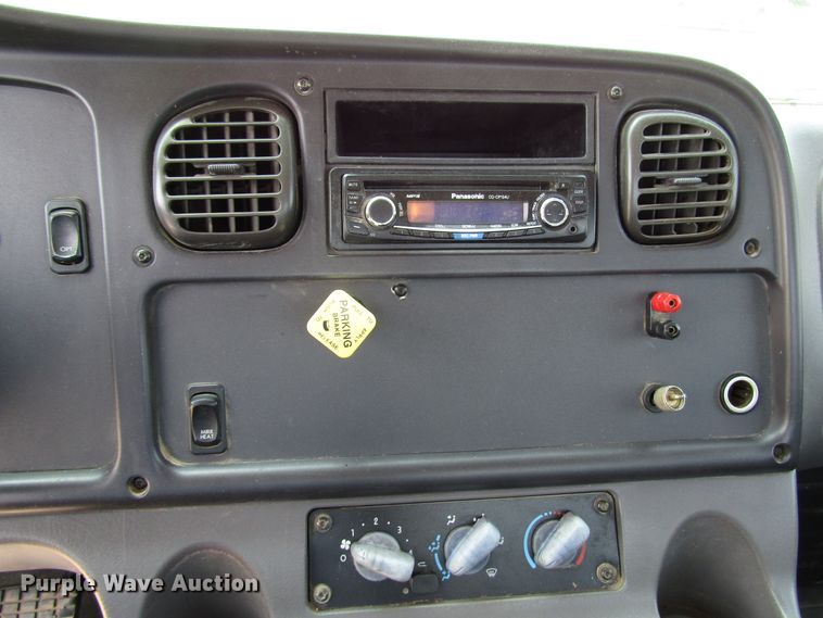 image for item DG1274 2007 Freightliner Business Class M2 truck cab and chassis